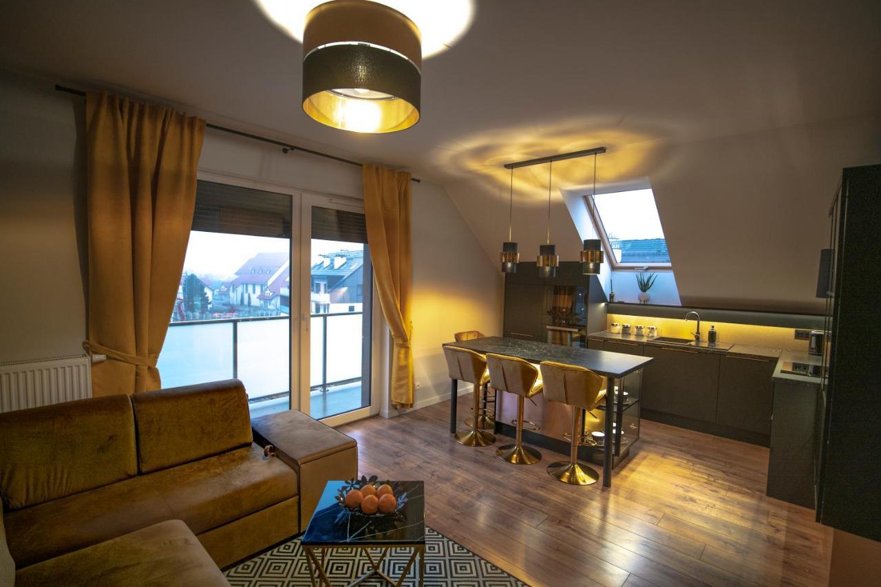 Apartament W Cieplicach Gold Jelenia Gora Dış mekan fotoğraf